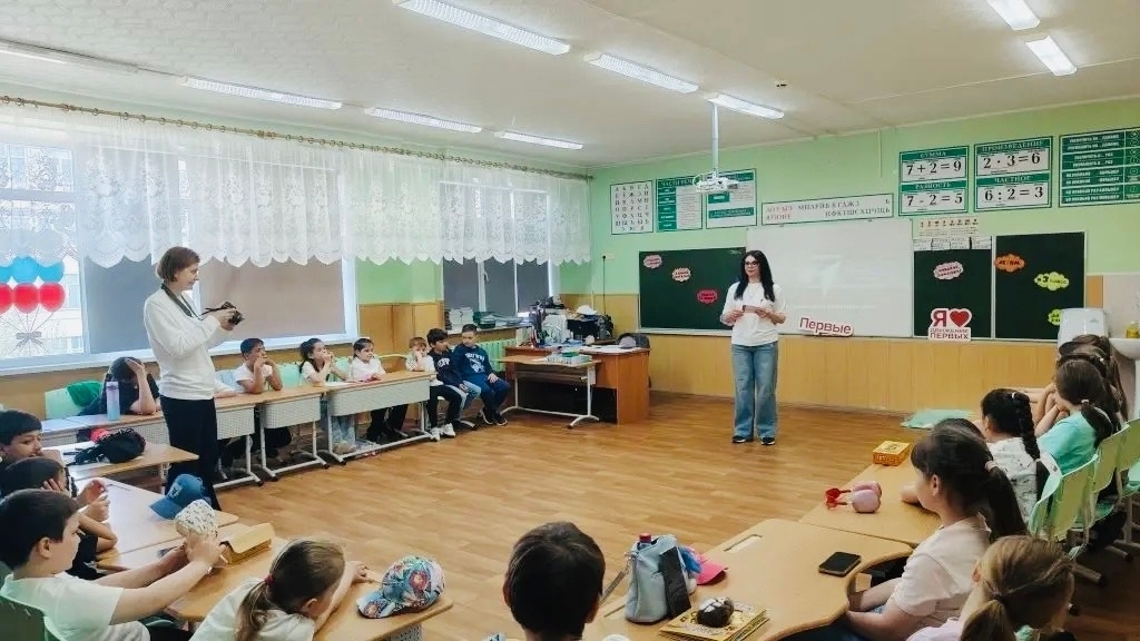 Встреча со специалистами местного отделения «Движения первых» в городе Радужный в рамках Дня Первых.