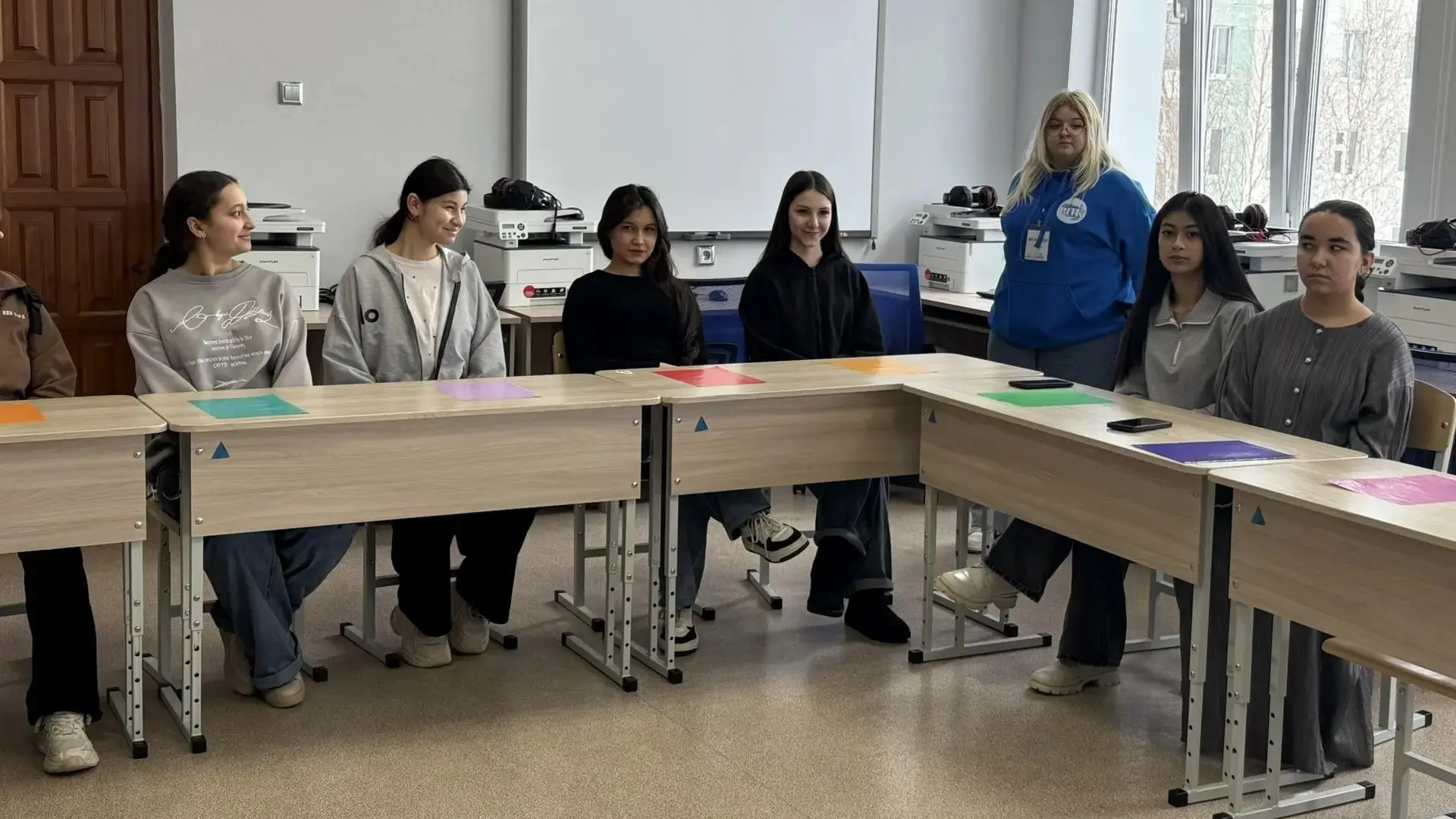 ШКОЛЬНИКИ И РОДИТЕЛИ МБОУ СОШ №8 ПОЗНАКОМИЛИСЬ С ВОЗМОЖНОСТЯМИ 